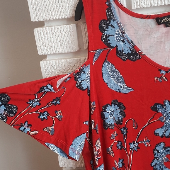 Dalia Cold Shoulder Blouse - Picture 2 of 7